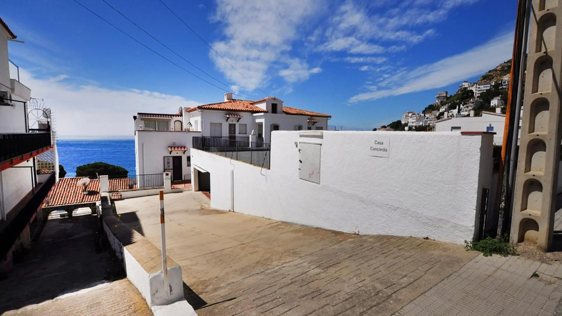 Apartment In Roses With Sea View